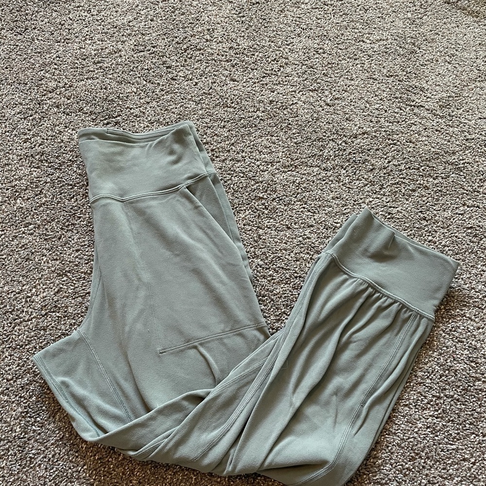 Lululemon align jogger crop